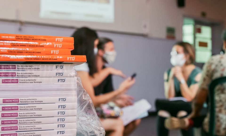 Colégios estaduais fazem preparativos finais para começar o ano letivo - Curitiba, 03/02/2022
