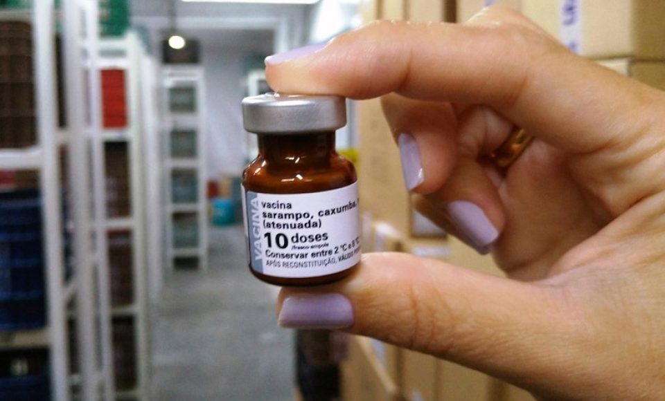 Campanha de vacinação contra o sarampo começa nesta segunda, junto com a influenza - Curitiba, 04/04/2022