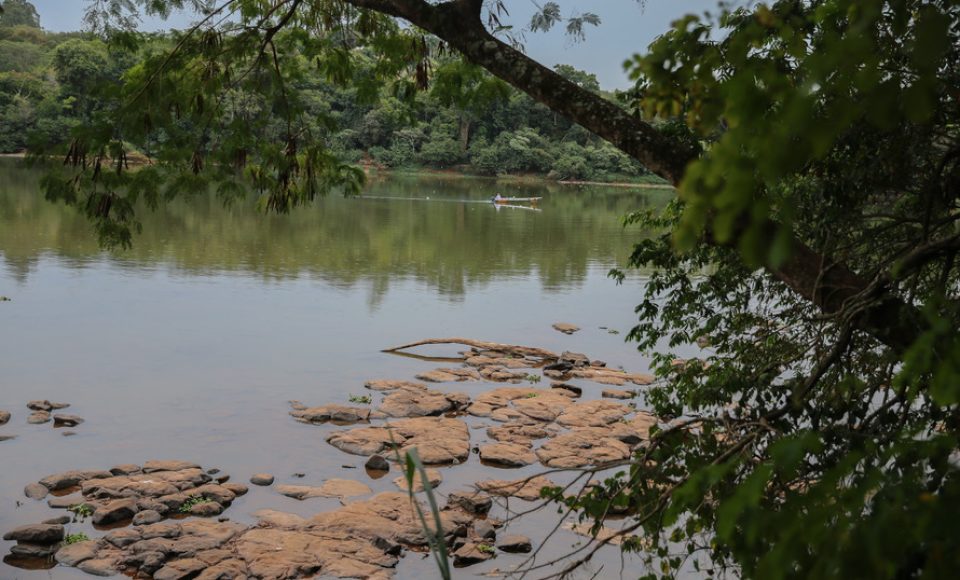 Rio Ivai entre as cidades de Floresta e Engenheiro Beltrao  nesta terça-feira (12), segundo o Simepar, a seca histórica é resultado da chuva abaixo do esperado nos últimos três meses.   12/05/2020 -  Foto: Geraldo Bubniak/AEN