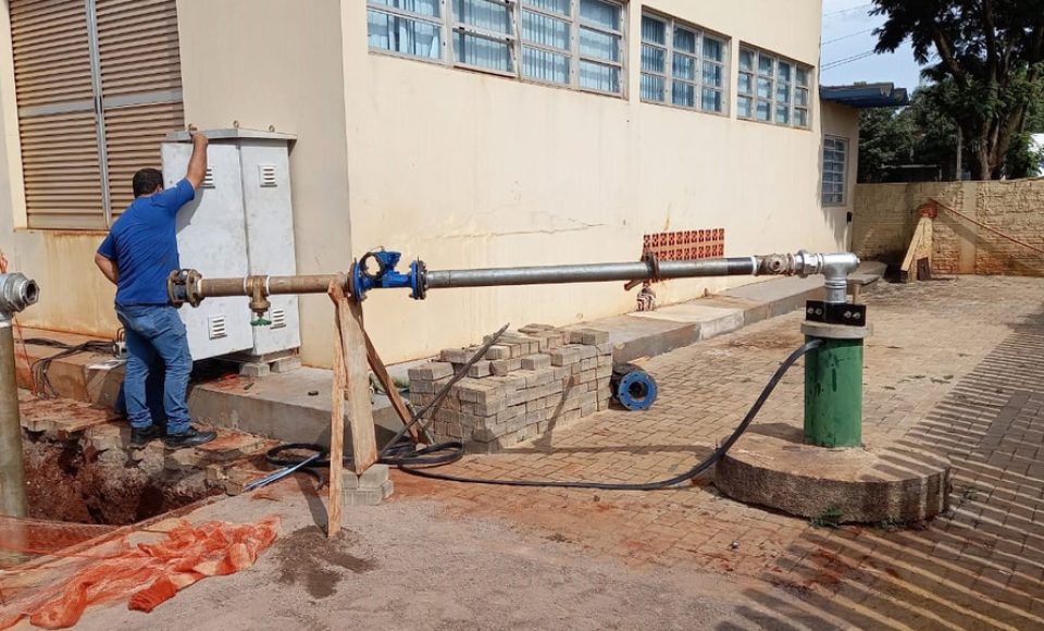 A Sanepar interligou, na semana passada, um novo poço ao sistema de abastecimento de água em Palotina, que suspende em definitivo, a partir de hoje (15), o rodízio na cidade.  -  Fato: Divulgação Sanepar
