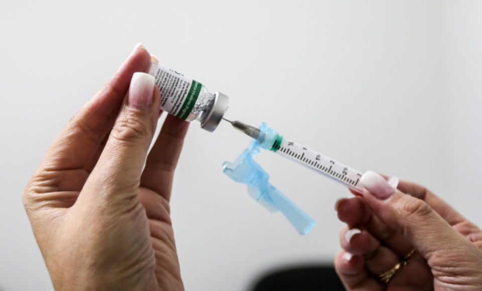 Paraná divulga números da gripe e reforça a prevenção. A vacinação contra a gripe terminou em 31 de maio  para o público-alvo da campanha. O saldo de doses está disponível para toda a população a partir de 03/06. A secretaria estadual segue orientação do Ministério da Saúde de atingir 90% de cobertura vacinal.
   Curitiba, 06/06/2019 -  Foto: Geraldo Bubniak/ANPr