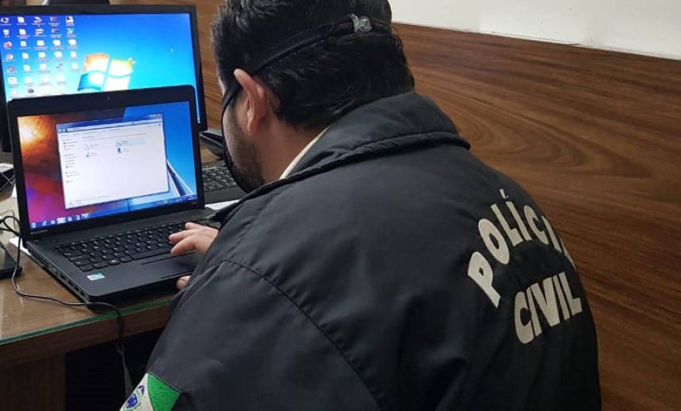 A Polícia Civil do Paraná (PCPR) prendeu três pessoas em flagrante durante a Operação ‘Luz na Infância 8’, nesta quarta-feira (9), no Paraná. A força-tarefa coordenada pelo Ministério da Justiça e Segurança Pública teve a participação de policiais civis cumprindo 176 mandados de busca e apreensão no Brasil e em mais cinco países: Argentina, Estados Unidos, Paraguai, Panamá e Equador.  -  Curitiba, 09/06/2021  -  Foto: Polícia Civil do Paraná