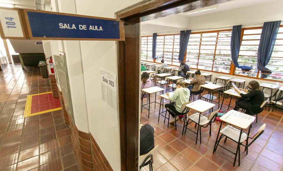 Vestibular transcorre sem incidentes, com menos faltosos que em maio passado - Maringá, 21/02/2022