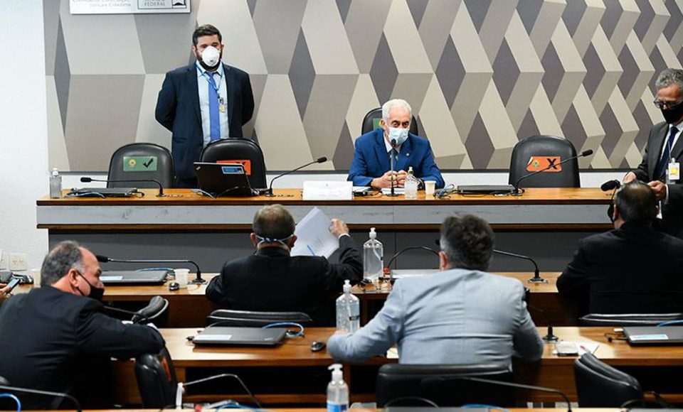 Comissão Parlamentar Mista de Inquérito da Pandemia (CPIPANDEMIA) realiza reunião para instalação e eleição para os cargos de presidente e vice-presidente.

A Comissão Parlamentar de Inquérito vai investigar as ações do governo federal no enfrentamento da pandemia e a aplicação de recursos da União transferidos para estados, Distrito Federal e municípios para essa finalidade. A reunião acontece no formato semipresencial por decisão do presidente do Senado Federal.

Mesa:
presidente eventual da CPIPANDEMIA,  senador Otto Alencar (PSD-BA). 

Foto: Jefferson Rudy/Agência Senado