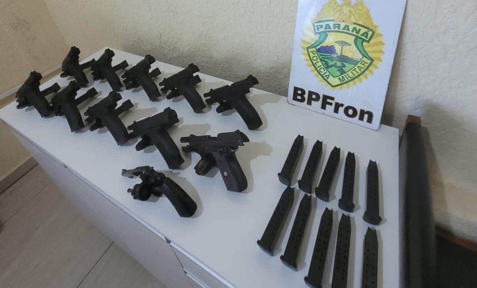 Arsenal de pistolas com destino a Minas Gerais é apreendido durante abordagem do BPFRON em Matelândia - 18/02/2022