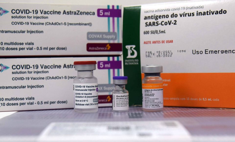 Até o momento, as vacinas distribuídas ao Paraná, que segue o PNI, foram CoronaVac, AstraZeneca e Pfizer. Foto:Américo Antonio/SESA  -  Curitiba, 22/06/2021  -  Foto: Américo Antonio/SESA