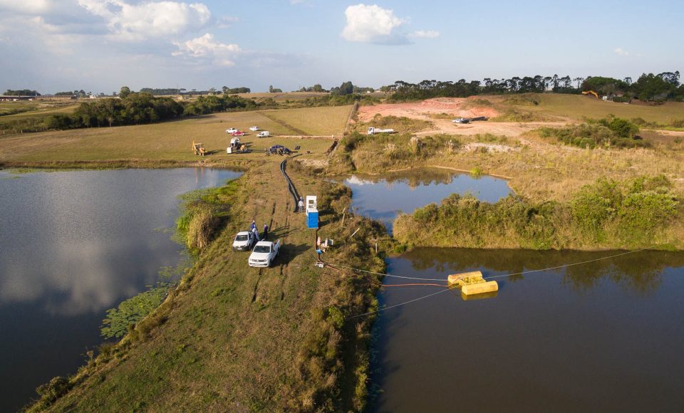 Sanepar buscou água em cavas de extração de areia, em Fazenda Rio Grande  -  Foto: André Thiago