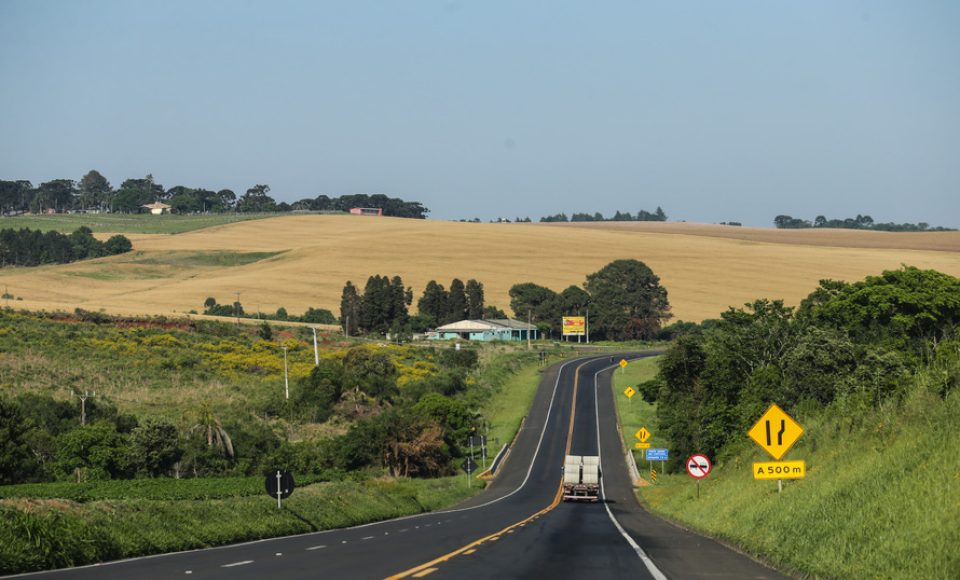 Estrada, BR 277, terceira faixa 
Foz do Iguaçu, 30/10/2019 -  Foto: Geraldo Bubniak/AEN
