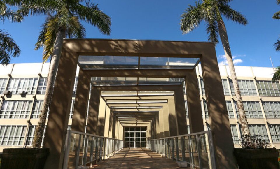 1442733577613b40f26a7df4.82192878