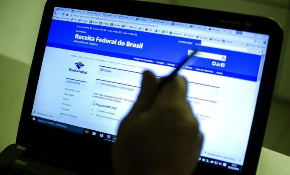 Brasília - Receita Federal libera o programa da Declaração do Imposto de Renda Pessoa Física 2016, ano-base 2015 (Marcelo Camargo/Agência Brasil)