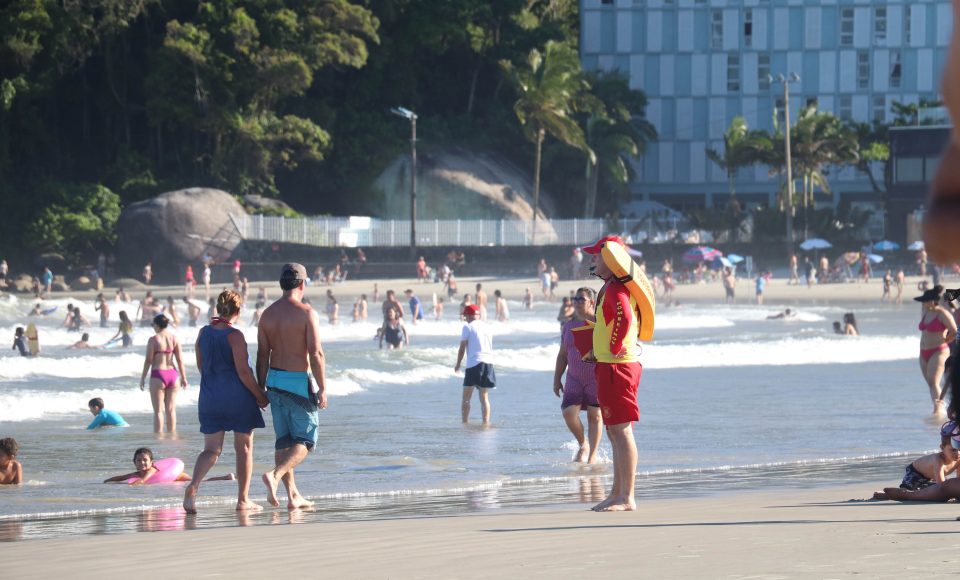 Corpo de Bombeiros fazem 126 salvamentos em oito dias de trabalho nas praias da Costa Leste do Paraná - Curitiba, 27/12/2021 - Foto: Corpo de Bmbeiros do Paraná
