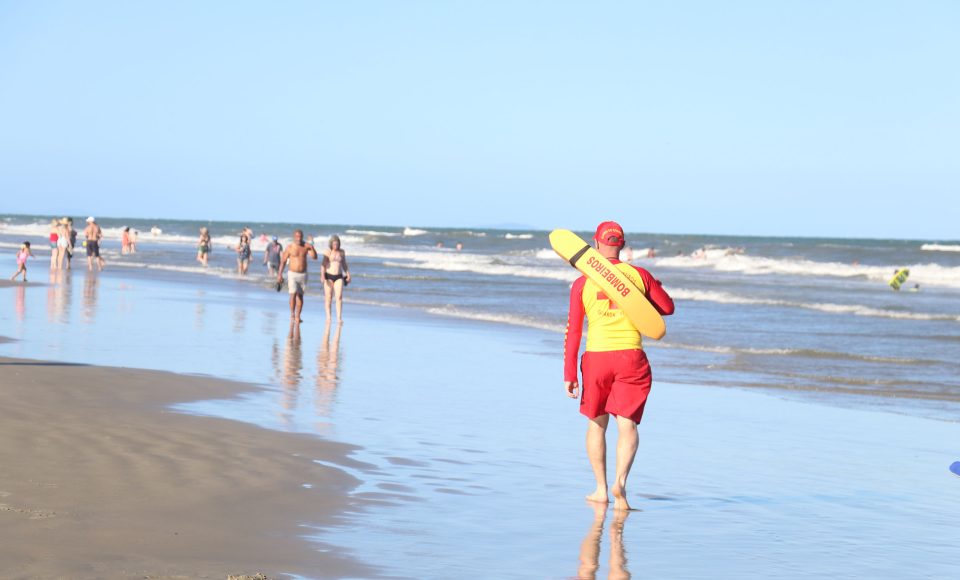Corpo de Bombeiros fecha primeiro mês da temporada de verão com menos mortes por afogamento - 19/01/2022