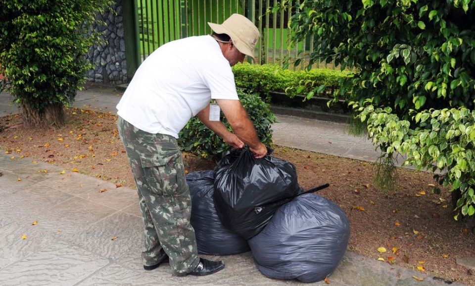 A secretaria estadual da Saúde promove o Dia de Mobilização Estadual contra a Dengue. Na foto, o m utirão em Paranaguá.
Paranaguá, 09/01/2016.
Foto:SESA