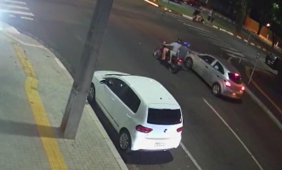 Câmera de monitoramento flagrou o momento exato da execução do empresário turco.