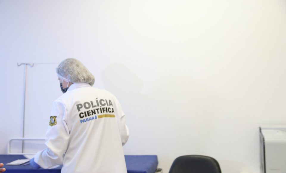 A coleta de DNA de familiares de pessoas desaparecidas inicia nesta segunda-feira (14/06) nas sedes da Polícia Científica do Paraná (PCP), órgão pertencente à Secretaria da Segurança Pública, do Paraná (Sesp), em todo o estado. A ação faz parte da campanha “Coleta de DNA de familiares de pessoas desaparecidas”, elaborada pelo grupo de trabalho da Rede Integrada de Banco de Perfis Genéticos (RIBPG), do Ministério da Justiça e Segurança Pública (MJSP).  -  Curitiba, 14/06/2021  -  Foto: SESP-PR