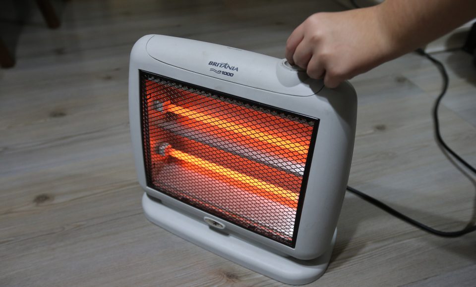 Copel orienta sobre como economizar energia durante os dias mais frios
