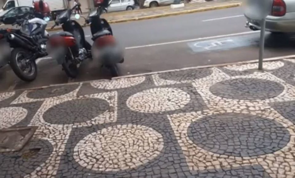 17685390865db0a5f0620bb2.82392863