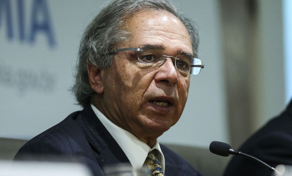 O ministro da Economia, Paulo Guedes anuncia medidas para reduzir burocracia, custos e tempo em processos de marcas e patentes.
