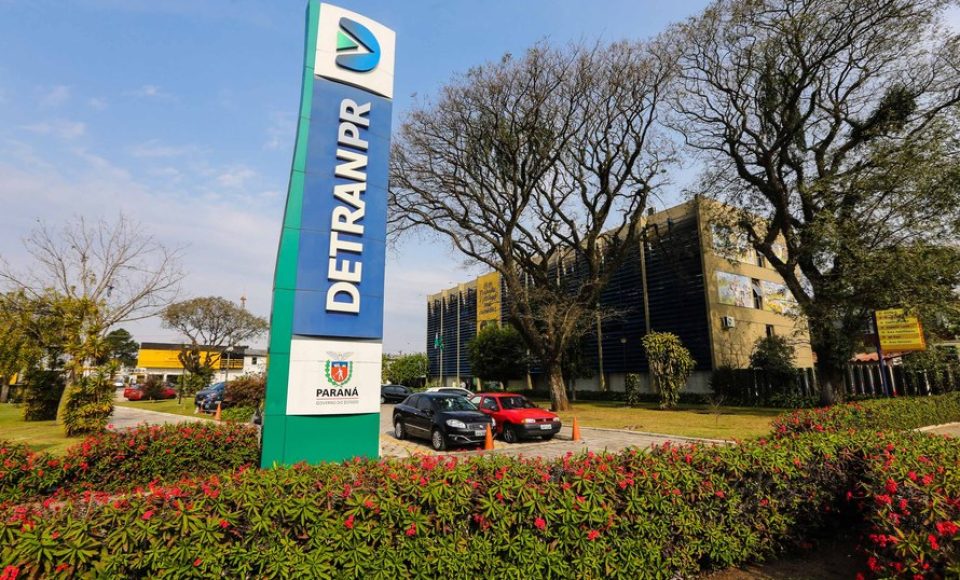 Fachada do  Departamento de Trânsito do Paraná (Detran-PR).    27/08/2019 -  Foto: Geraldo Bubniak/AEN