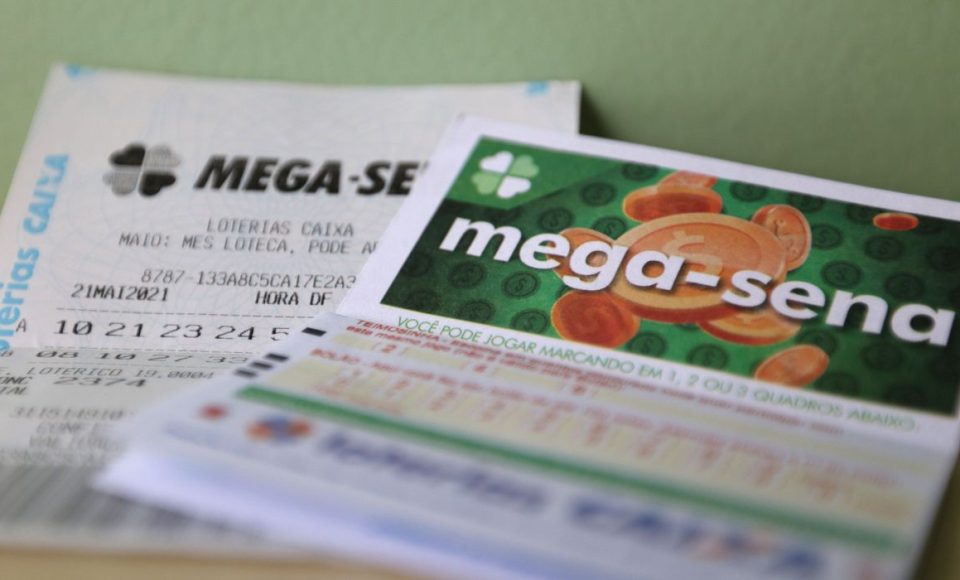 Bilhetes de aposta da mega-sena.
