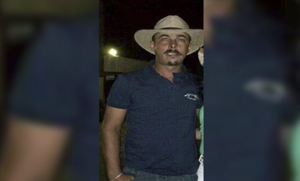 De acordo com a Polícia Militar, a vítima foi atingida por pelo menos oito golpes de faca.