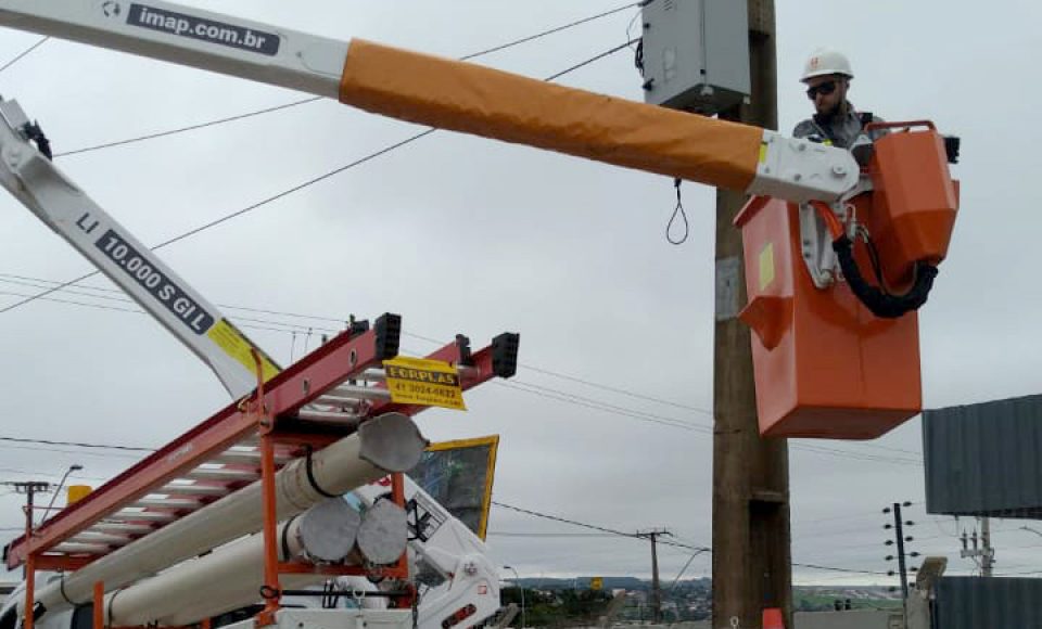 Após fortes chuvas, equipes da Copel trabalham em todo o Estado para recompor rede de energia - Curitiba, 23/04/2022