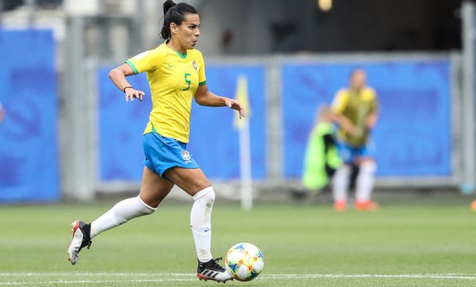 No jogo desta terça-feira, Thaisa não terá ao lado, no meio-campo, a companheira Formiga, que recebeu o segundo cartão amarelo e está fora da partida - Divulgação CBF
