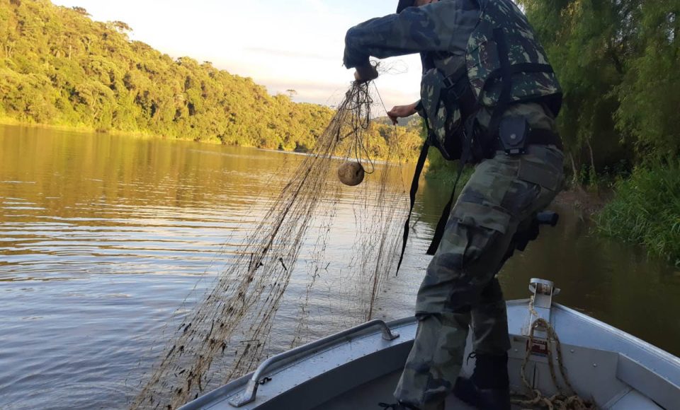 Polícia ambiental reforça combate à pesca predatória em rios e bacias hidrográficas durante período da Piracem