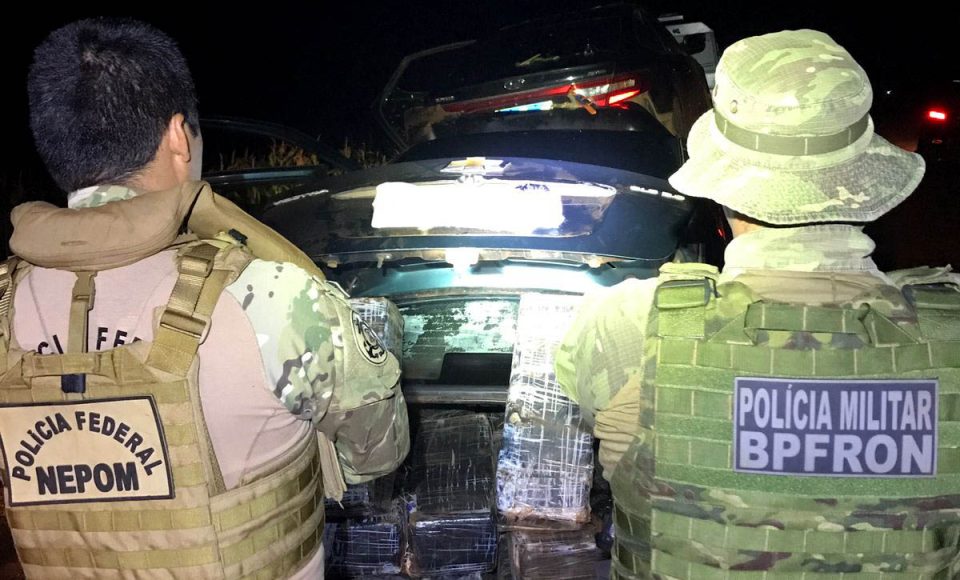 BPFRON e Polícia Federal apreendem mais de uma tonelada de droga em Francisco Alves -