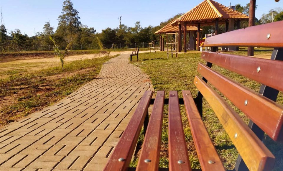 JUSSARA  -  O projeto Parques Urbanos do Paraná é o maior do Brasil, afirmou o secretário estadual do Desenvolvimento Sustentável e do Turismo, Márcio Nunes. Ele esteve nesta semana na região Noroeste para acompanhar as obras de quatro Parques Urbanos. São áreas de fundo de vale que serão recuperadas e reaproveitadas como espaços de lazer e turismo aos moradores, aliado à preservação ambiental.   -  02/07/2021  -  Foto: Divulgação SEDEST