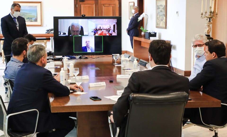 Governador Carlos Massa Ratinho JUnior durante reunião no gabinete - Curitiba, 31/01/2022