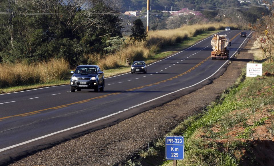 Pr 323.
Cruzeiro do Oeste, 28-07-17.
Foto: Arnaldo Alves / ANPr.
