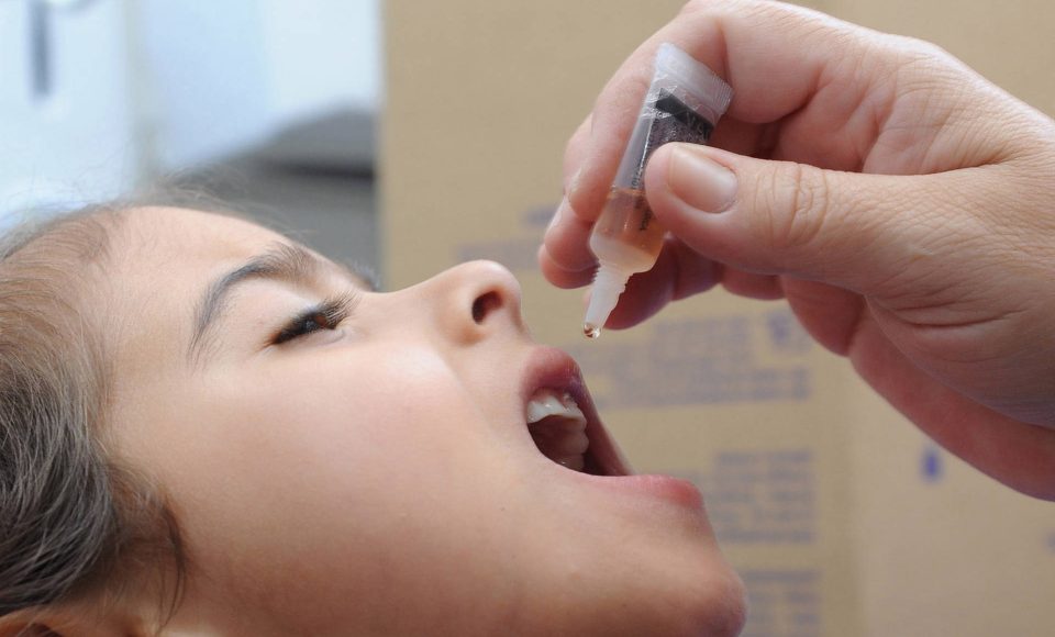 200 mil doses de vacinas contra sarampo e poliomielite foram aplicadas no primeiro dia da campanha nacional de vacinação no Paraná.
Curitiba, 08/11/2-14.
Foto: Venilton Küchler/SESA