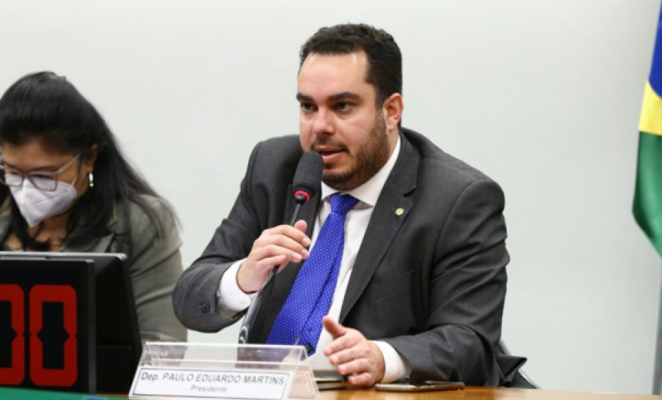 Paulo Eduardo Martins (PSC): relator entende que muitos adolescentes de 14 anos já trabalham em diversas atividades no Brasil e não adianta esconder essa realidade. (Foto: Najara Araújo/Câmara dos Deputados)