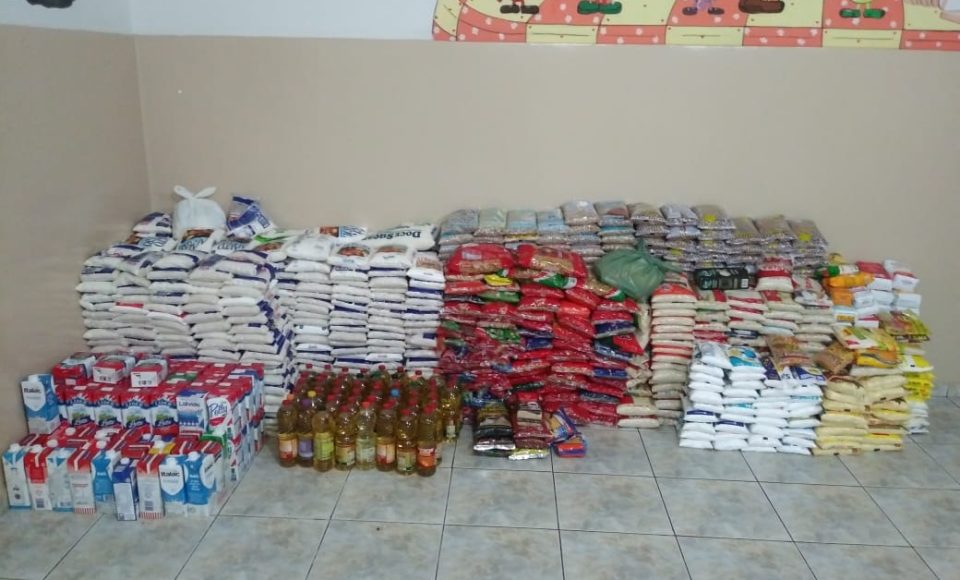 Legenda foto 1: Alguns alimentos sendo separados durante o evento/Crédito imagem: Divulgação Arena A6