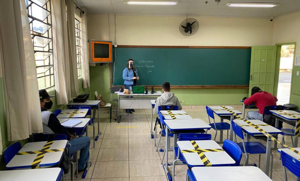 Mais escolas voltam às aulas presenciais no Paraná  -  Curitiba, 24/05/2021  -  Foto: SEED