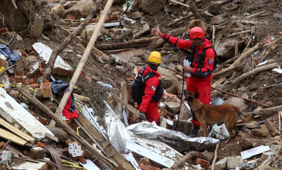 Bombeiros do Paraná concluem participação nas buscas por vítimas em Petrópolis, no Rio