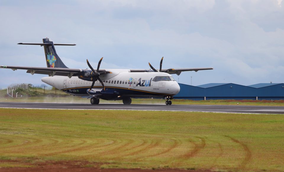 Invest Paraná comemora número de voos realizados após negociação com Azul Linhas Aéreas  - Curitiba, 24/02/2022
