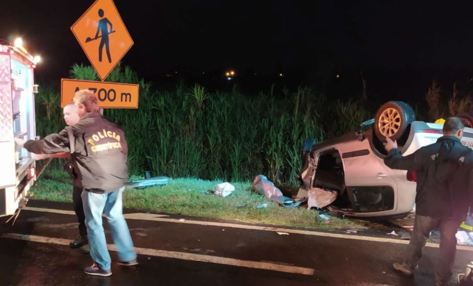 Três pessoas morreram em acidente em rodovia de Arapongas na noite de domingo (2) — Foto: Arquivo pessoal