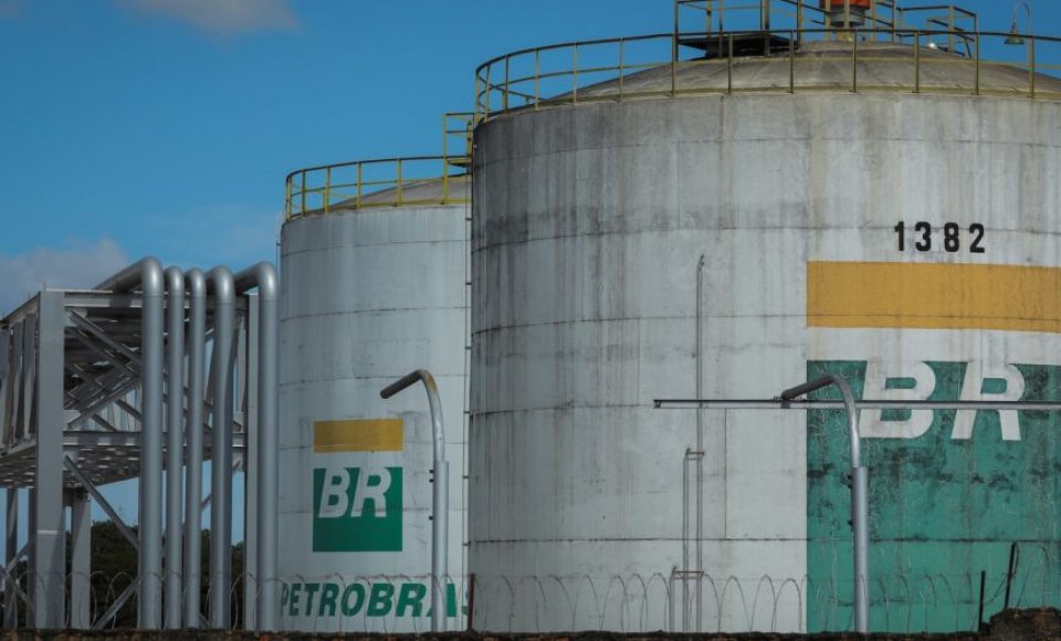 Distribuidoras de combustivel da Petrobras. Gasolina, caminhão tanque, caminhoneiros, paralizacao. Foto: Sérgio Lima/Poder 360