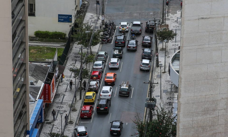 Transito Curitiba, carros, centro civico, Area calma