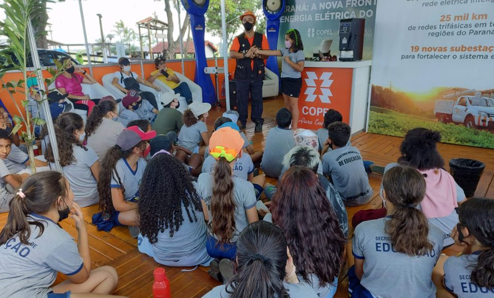 Copel orienta sobre uso consciente da energia na ExpoUmuarama -