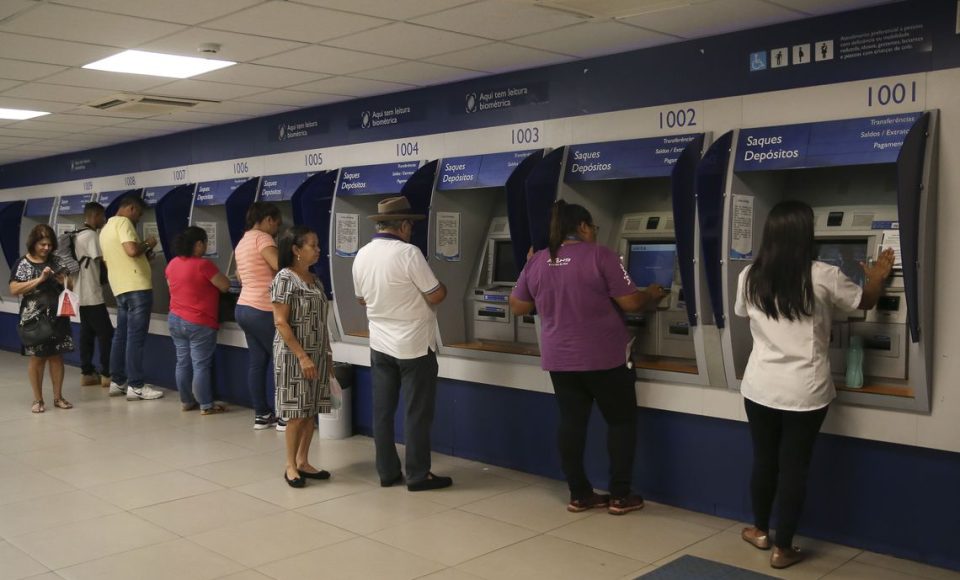 Agências da Caixa abrirão neste sábado para saque do FGTS