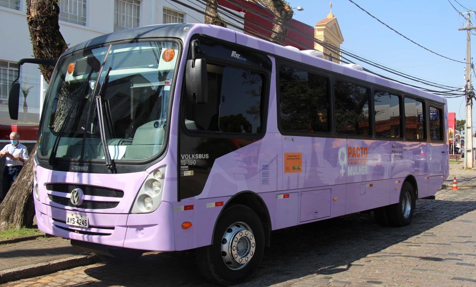 Ônibus Lilás da Secretaria de Justiça, Família e Trabalho volta
a circular em 2022 para prestar orientação psicológica e
jurídica às mulheres vítimas de violência - Curitiba, 16/02/2022