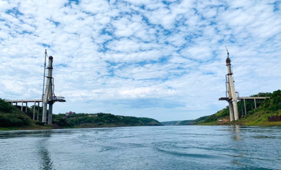 Andamento da obra da Ponte da Integração Brasil - Paraguai no mês de outubro -  Curitiba, 25/10/2021 - Foto: DER