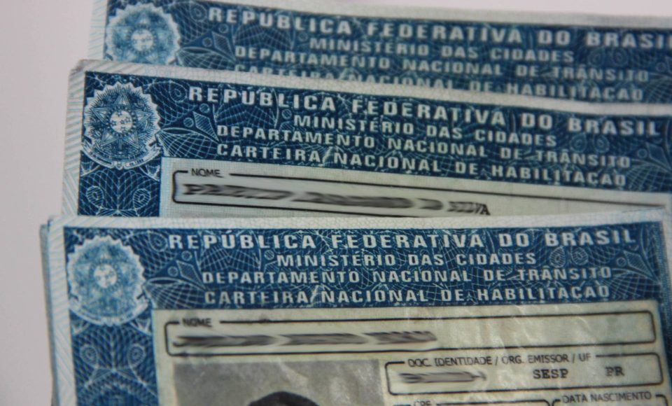 Detran alerta sobre venda de habilitação falsa pela internet.
Foto: Detran