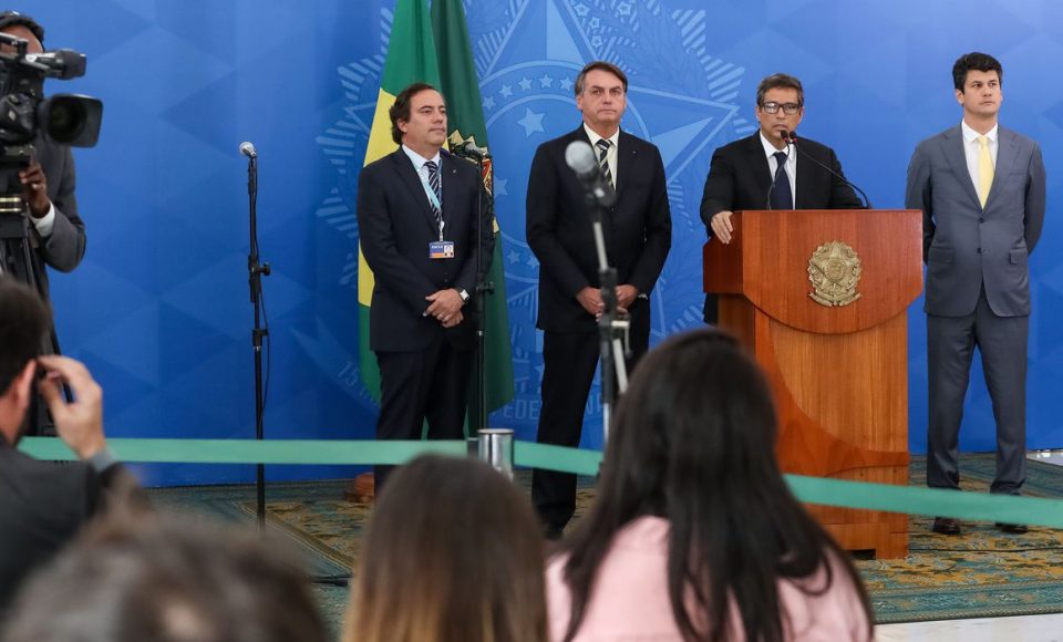(Brasília - DF, 25703/2020) Presidente da República Jair Bolsonaro, durante coletiva de imprensa ao lado do Presidente do Banco Central Roberto Campos Neto, do Presidente da Caixa Pedro Guimarães e do Presidente do BNDES Gustavo Montezano.
Foto: Marcos Corrêa/PR